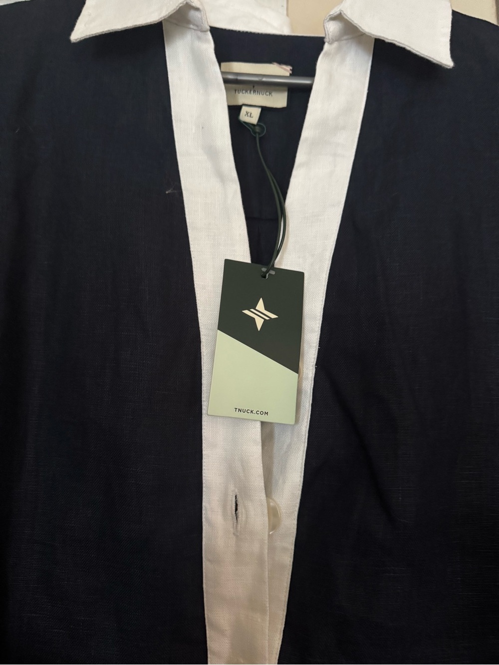 Tnuck Two-Tone Linen Button-Up — Navy and White